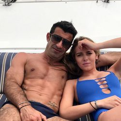 Luis Figo en la playa con su hija Daniela Svedin Figo