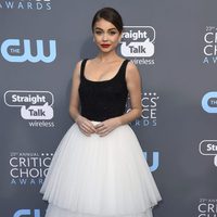 Sarah Hyland en la alfombra roja de los Critics' Choice Awards 2018