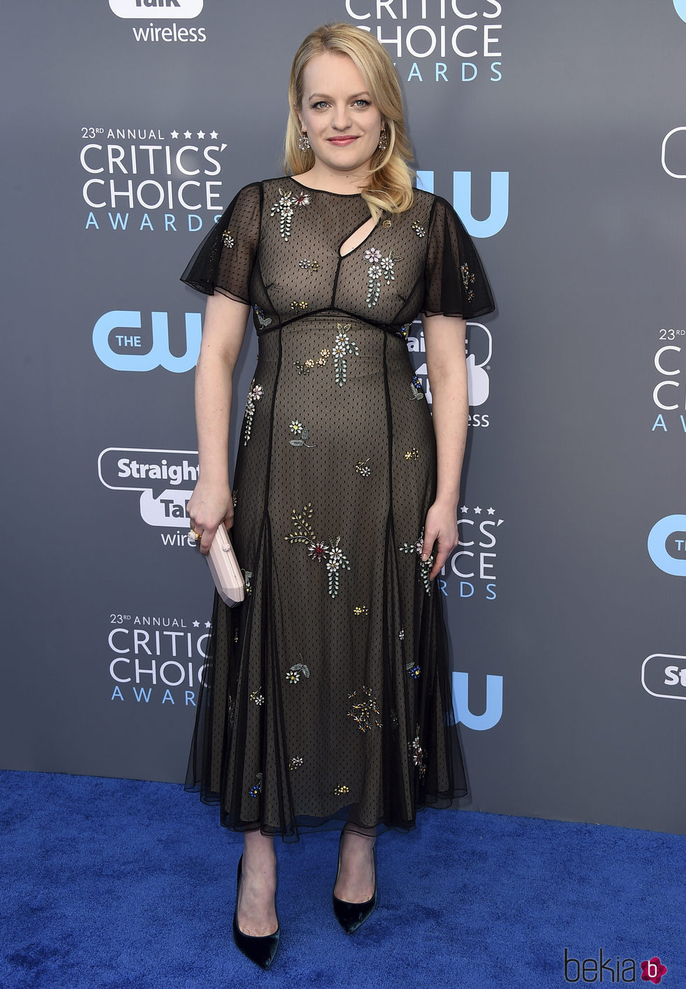 Elisabeth Moss en la alfombra roja de los Critics' Choice Awards 2018