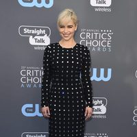 Emilia Clarke  en la alfombra roja de los Critics' Choice Awards 2018