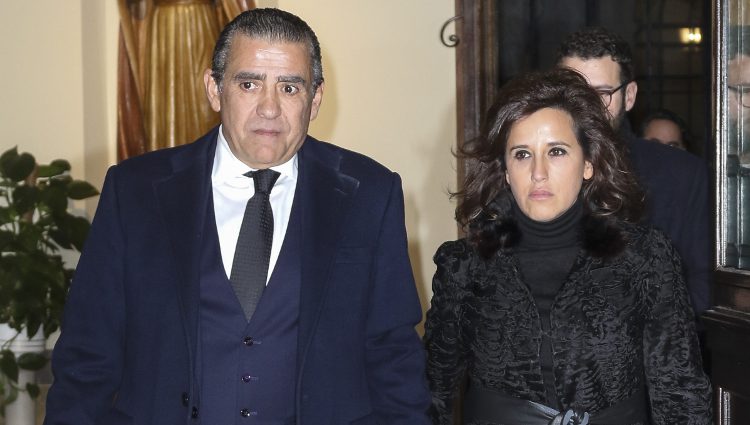 Jaime Martínez-Bordiú y Marta Fernández en el funeral de Carmen Franco