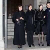 Carmen Martínez-Bordiú, Cynthia Rossi, Margarita Vargas y Luis Alfonso de Borbón en el funeral de Carmen Franco