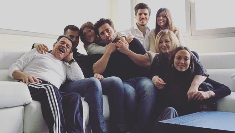 David Bustamante celebrando el cumpleaños de su madre en familia