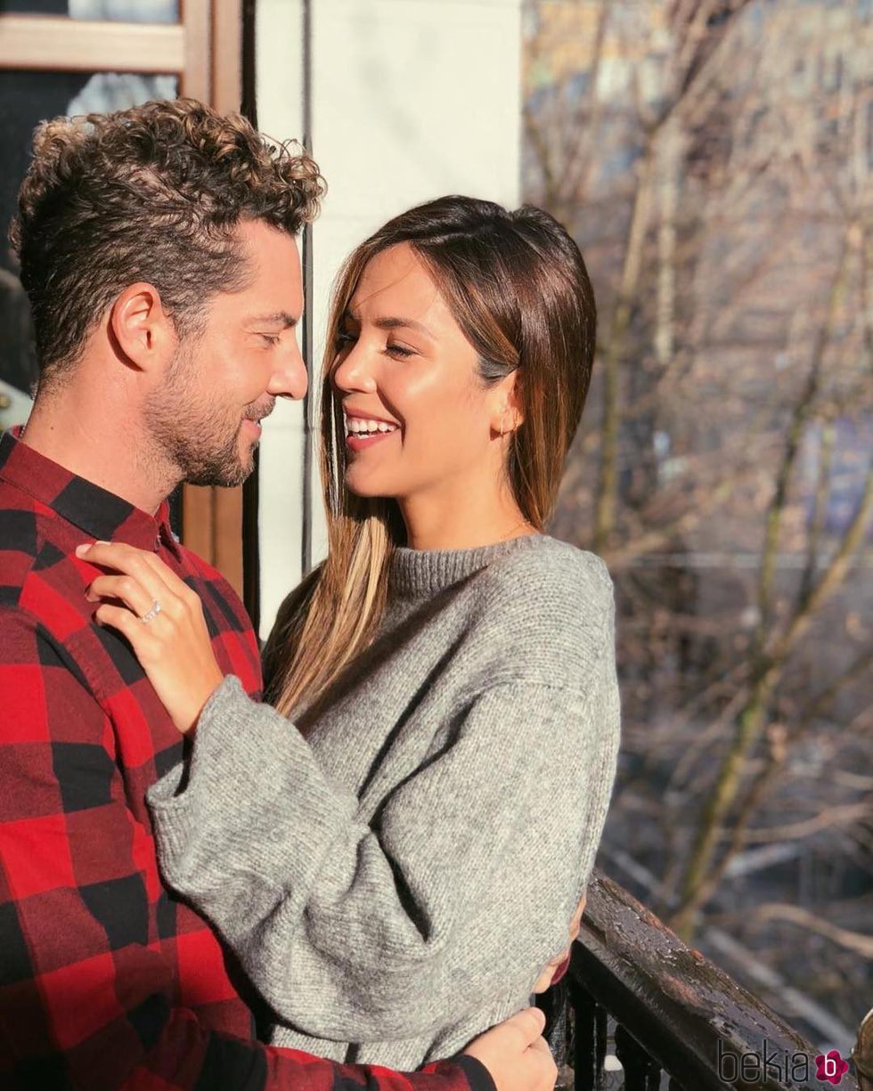 David Bisbal muy feliz tras pedir matrimonio a Rosanna Zanetti