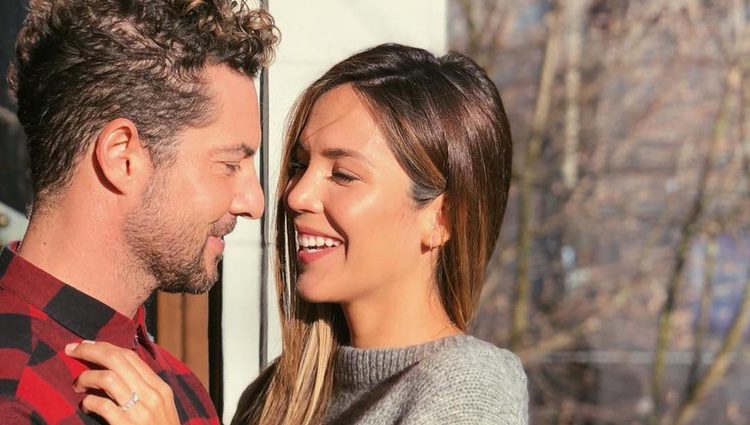 David Bisbal muy feliz tras pedir matrimonio a Rosanna Zanetti