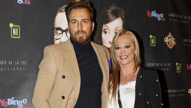 Belén Esteban con Raúl Prieto en el estreno de 'Grandes éxitos'