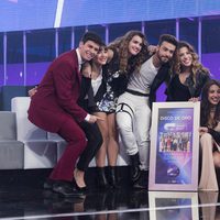 Los concursantes de 'OT 2017' posan con el disco de oro