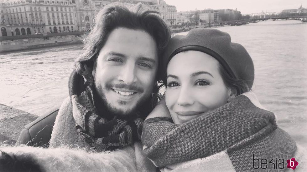 Almudena Navalón y Manuel Carrasco en un viaje a París