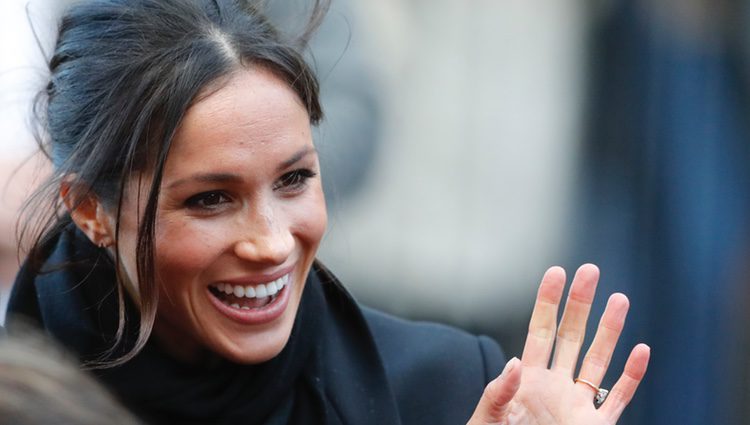 Meghan Markle, muy sonriente en su primera visita oficial a Gales