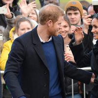 El Príncipe Harry, muy cariñoso con Meghan Markle en Gales