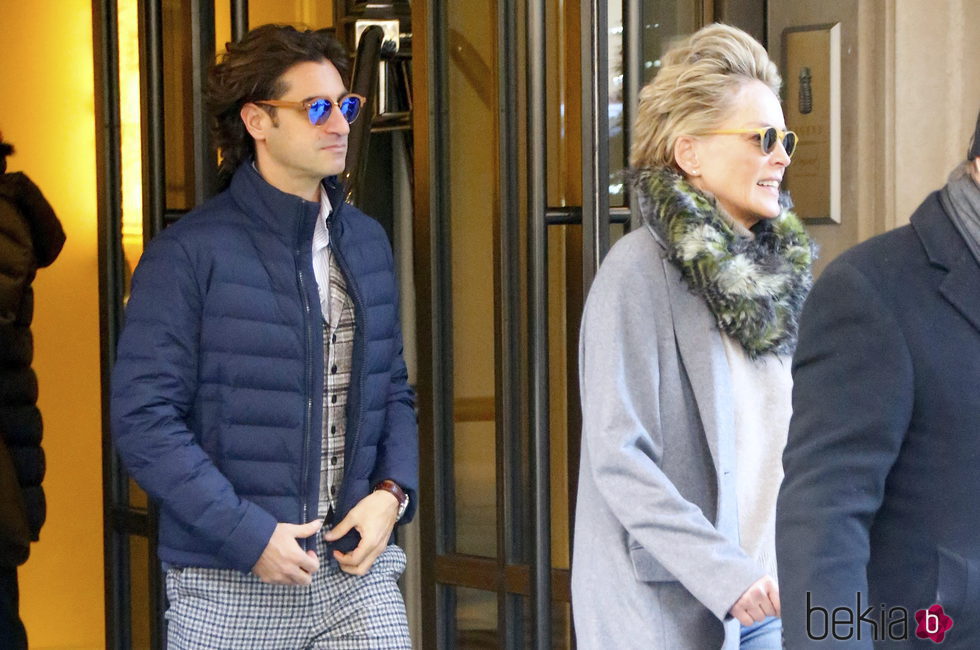 Sharon Stone paseando por Nueva York con su novio