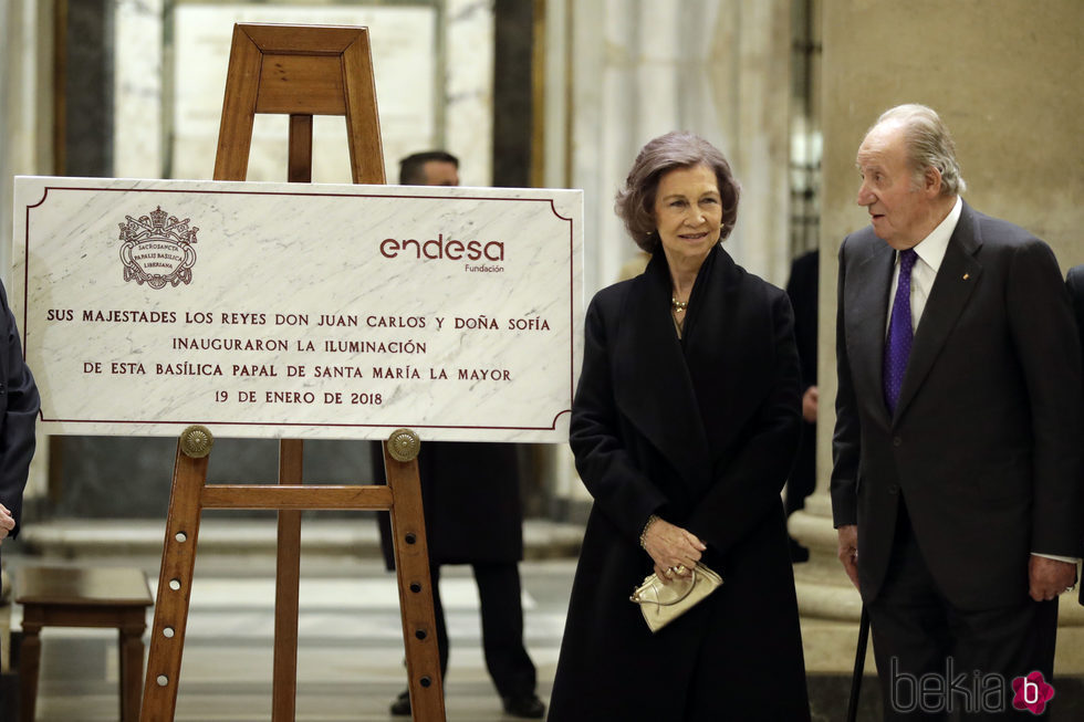 La Reina Sofía y el Rey Juan Carlos, juntos en la inauguración de la iluminación de la Basílica Papal de Roma