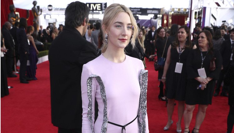 Saoirse Ronan en la alfombra roja de los SAG 2018