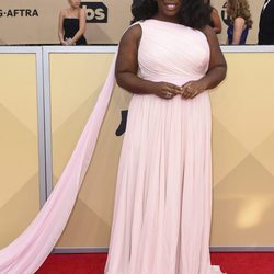 Uzo Aduba en la alfombra roja de los SAG 2018