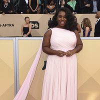 Uzo Aduba en la alfombra roja de los SAG 2018