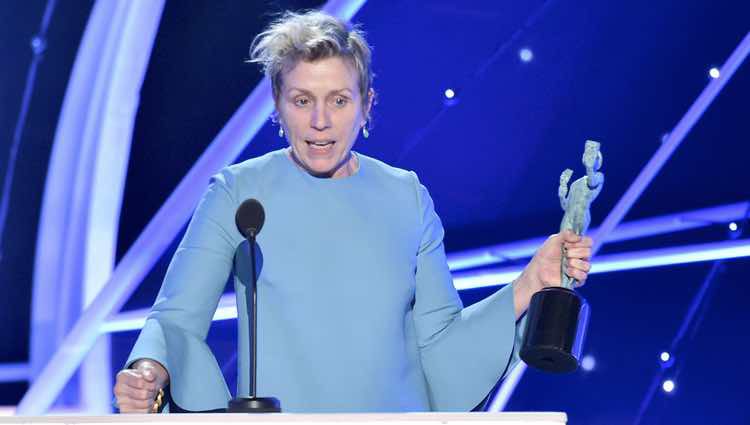 Frances McDormand recogiendo su galardón en la gala de los SAG 2018