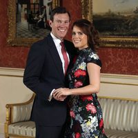 La Princesa Eugenia de York y Jack Brooksbank en el anuncio de su compromiso