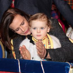 Estefanía de Mónaco, muy cariñosa con Gabriella de Mónaco en el Festival de Circo de Monte-Carlo 2018