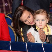 Estefanía de Mónaco, muy cariñosa con Gabriella de Mónaco en el Festival de Circo de Monte-Carlo 2018