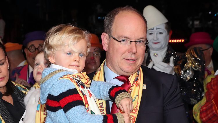 Alberto de Mónaco con su hijo Jacques en el Festival de Circo de Monte-Carlo 2018