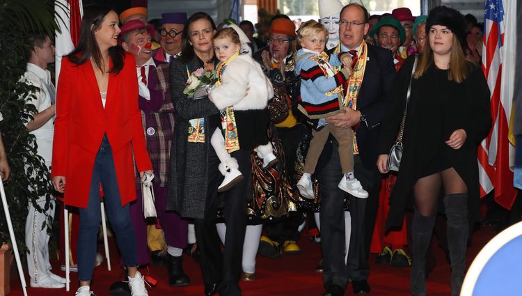 Pauline Ducruet, Estefanía de Mónaco, Gabriella de Mónaco, Alberto de Mónaco, Jacques de Mónaco en el Festival de Circo de Monte-Carlo 2018