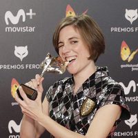 Carla Simón con su premio Feroz 2018