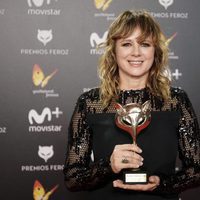 Emma Suárez con su premio Feroz 2018