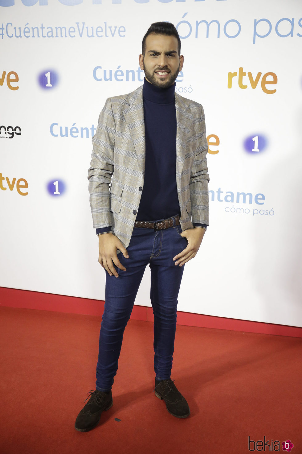 Juan Antonio ('OT 2017') posa en la premier de la 19 temporada de 'Cuéntame'