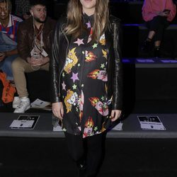 Laura Matamoros luciendo embarazo en el desfile de María Escoté en Madrid Fashion Week otoño/invierno 2018/2019