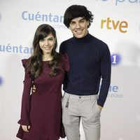 Paula Gallego y Oscar Casas en la premier de la 19 temporada de 'Cuéntame'