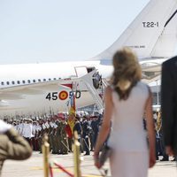 Los Reyes Felipe y Letizia, de espaldas en su despedida antes de su Viaje de Estado a Reino Unido