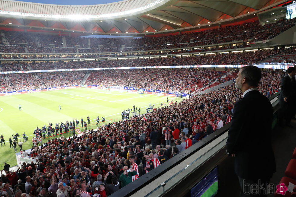 El Rey Felipe de espaldas en el Estadio Wanda Metropolitano