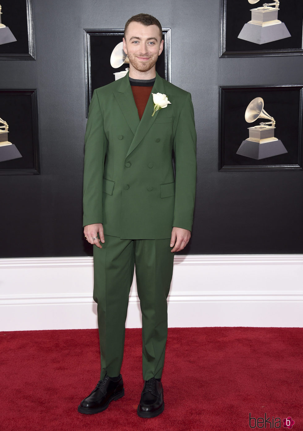 Sam Smith en la alfombra roja de los Premios Grammy 2018