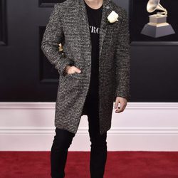 Nick Jonas en la alfombra roja de los Premios Grammy 2018