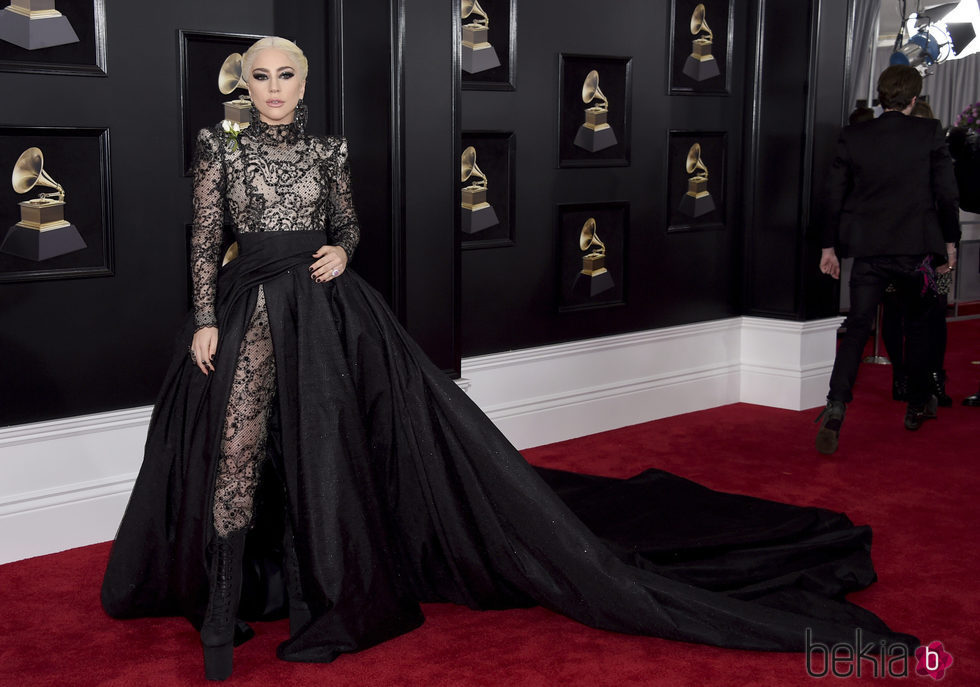 Lady Gaga en la alfombra roja de los Premios Grammy 2018