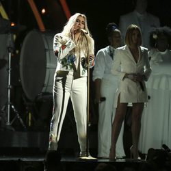 Kesha durante su actuación en los Premios Grammy 2018