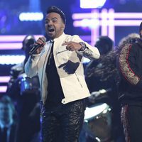 Luis Fonsi y Daddy Yankee durante su actuación en los Premios Grammy 2018