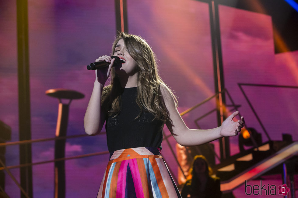 Amaia durante su actuación solista en la gala de elección de Eurovisión de 'OT 2017'