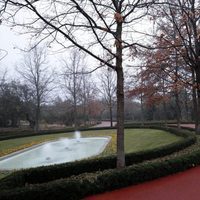 Vista del jardín principal de la residencia de los Reyes Felipe y Letizia