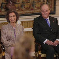 Los Reyes Juan Carlos y Sofía en la entrega del Toisón de Oro a la Princesa Leonor