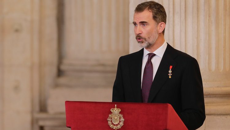 El Rey Felipe da un discurso tras imponer el Toisón de Oro a la Princesa Leonor