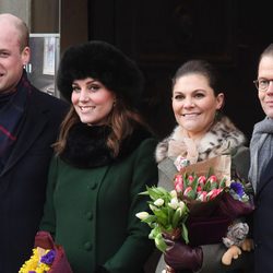 Los Duques de Cambridge con los Príncipes Victoria y Daniel de Suecia durante su viaje oficial