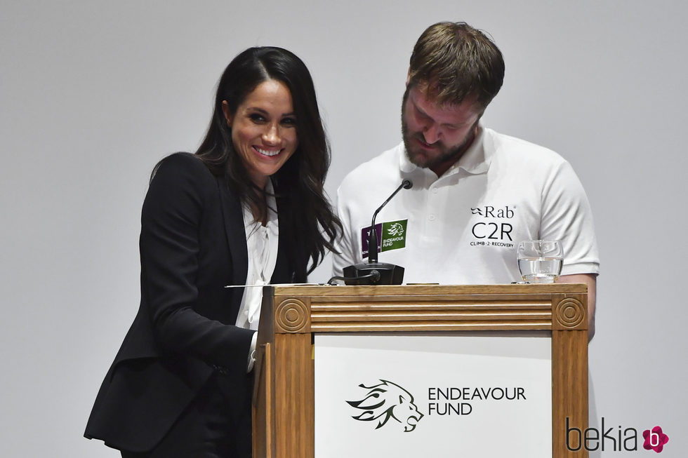 Meghan Markle entrega por primera vez un premio de Endeavour Fund