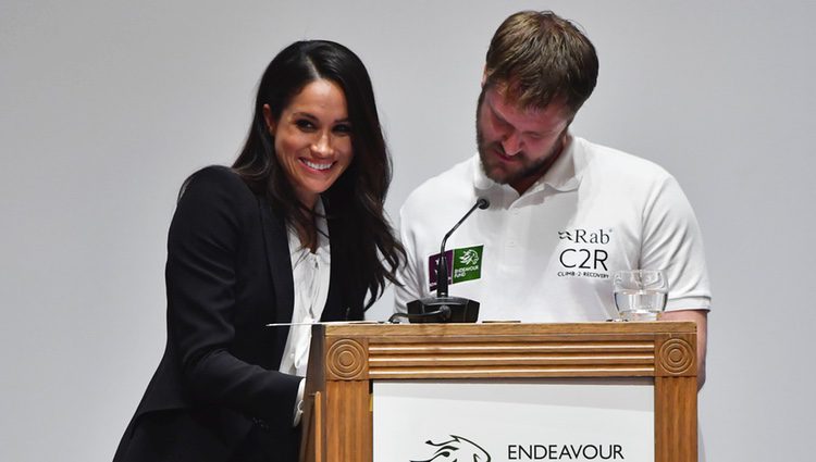 Meghan Markle entrega por primera vez un premio de Endeavour Fund