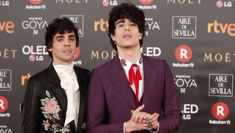 Javier Calvo y Javier Ambrossi en la alfombra roja de los Premios Goya 2018