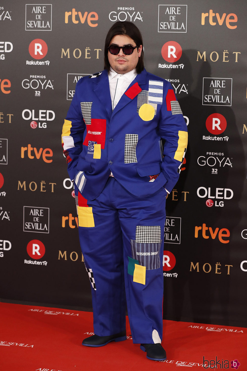 Brays Efe muy llamativo en la alfombra roja de los Premios Goya 2018