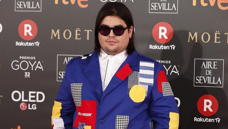 Brays Efe muy llamativo en la alfombra roja de los Premios Goya 2018