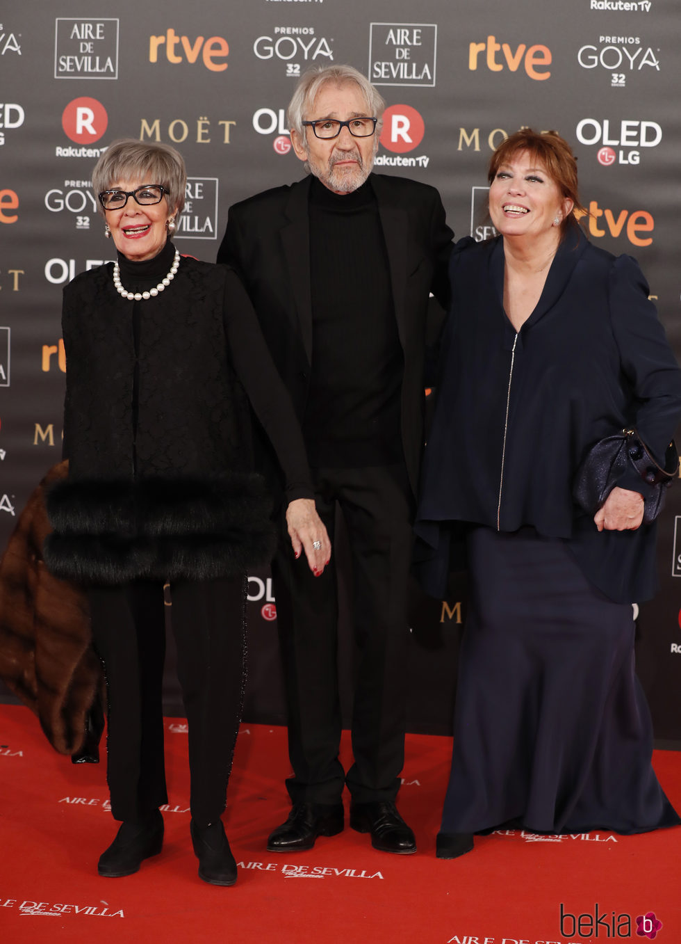 Concha Velasco, José Sacristán y Mercedes Sampietro en la alfombra roja de los Premios Goya 2018