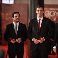 Pablo Iglesias, Alberto Garzón y Pedro Sánchez en la alfombra roja de los Premios Goya 2018