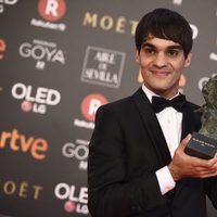 Eneko Sagardoy con su galardón en los Premios Goya 2018